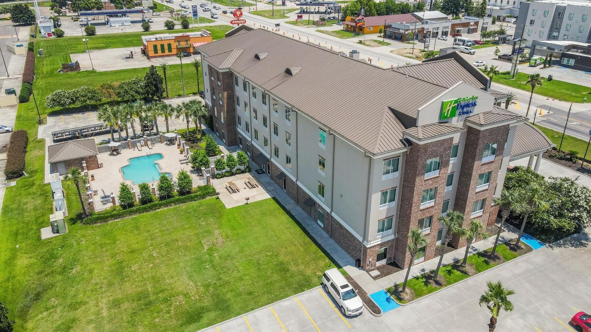 Holiday Inn Express & Suites Gonzales By Ihg Exterior foto
